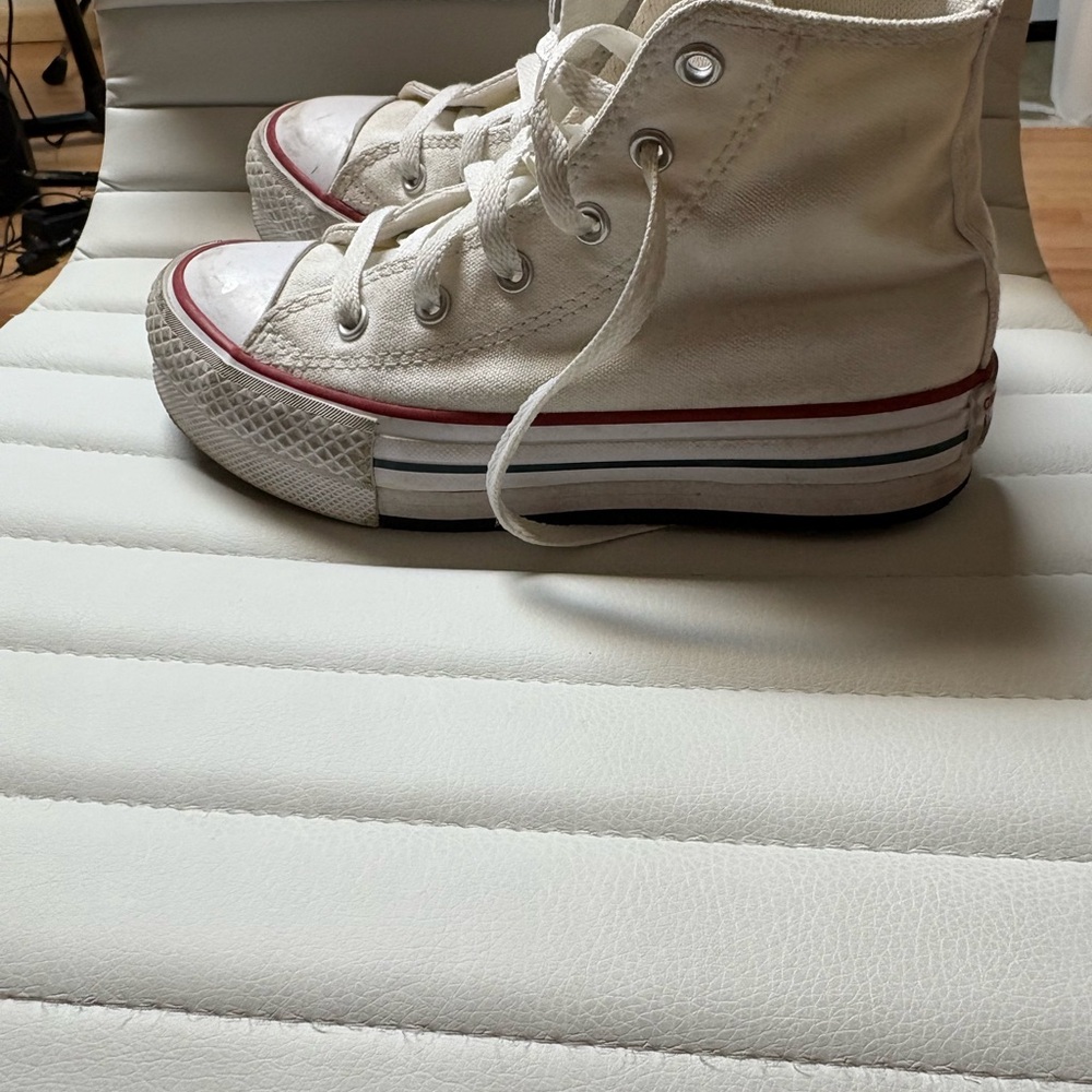 Converse Kids High-Top Sneakers in White and Red - Picture 6 of 16